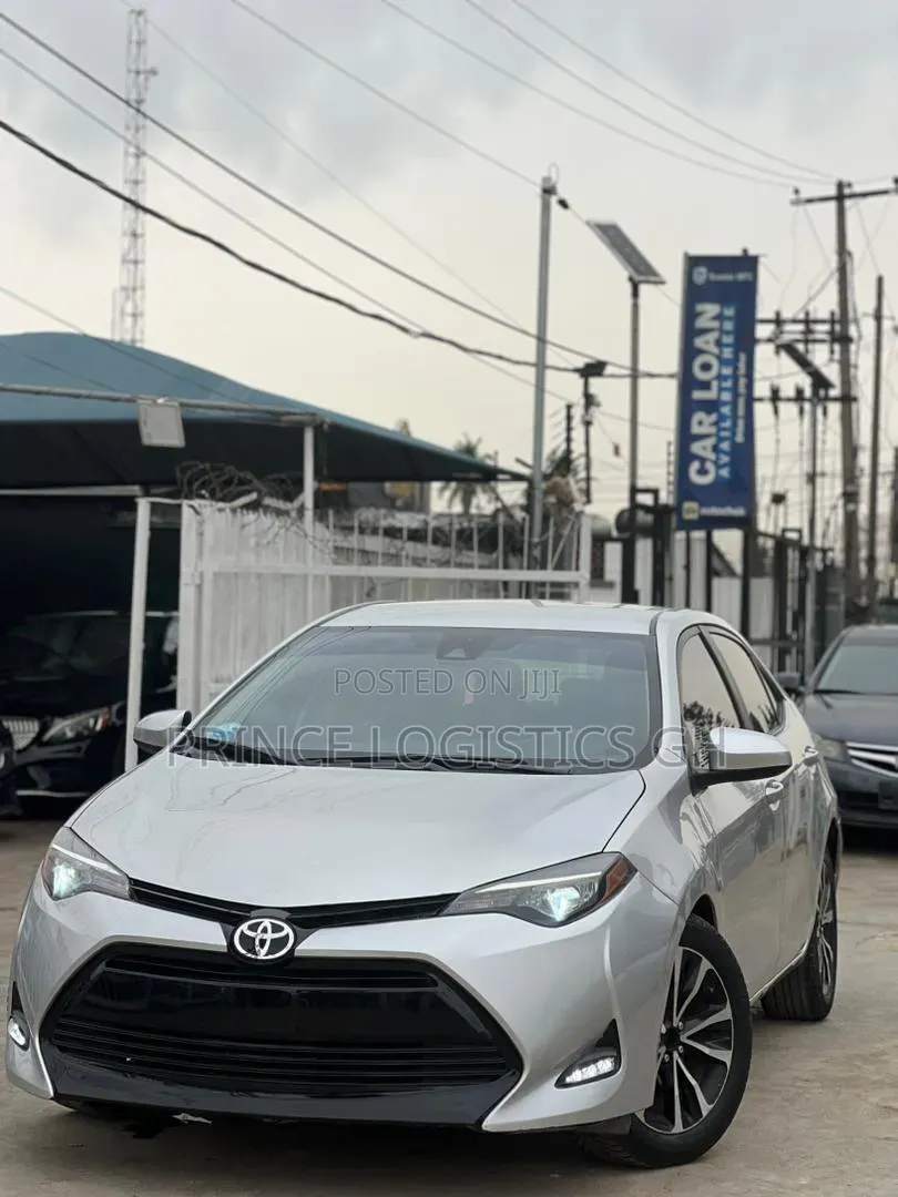Toyota Corolla LE (1.8L 4cyl 2A) 2019 Silver