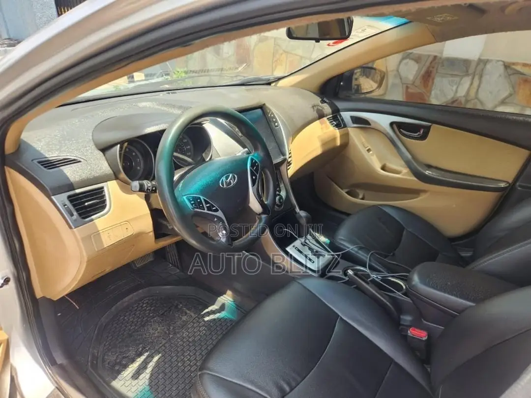 Hyundai Elantra 2013 Silver
