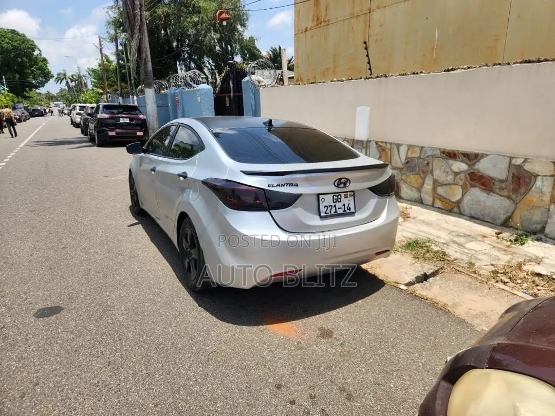 Hyundai Elantra 2013 Silver