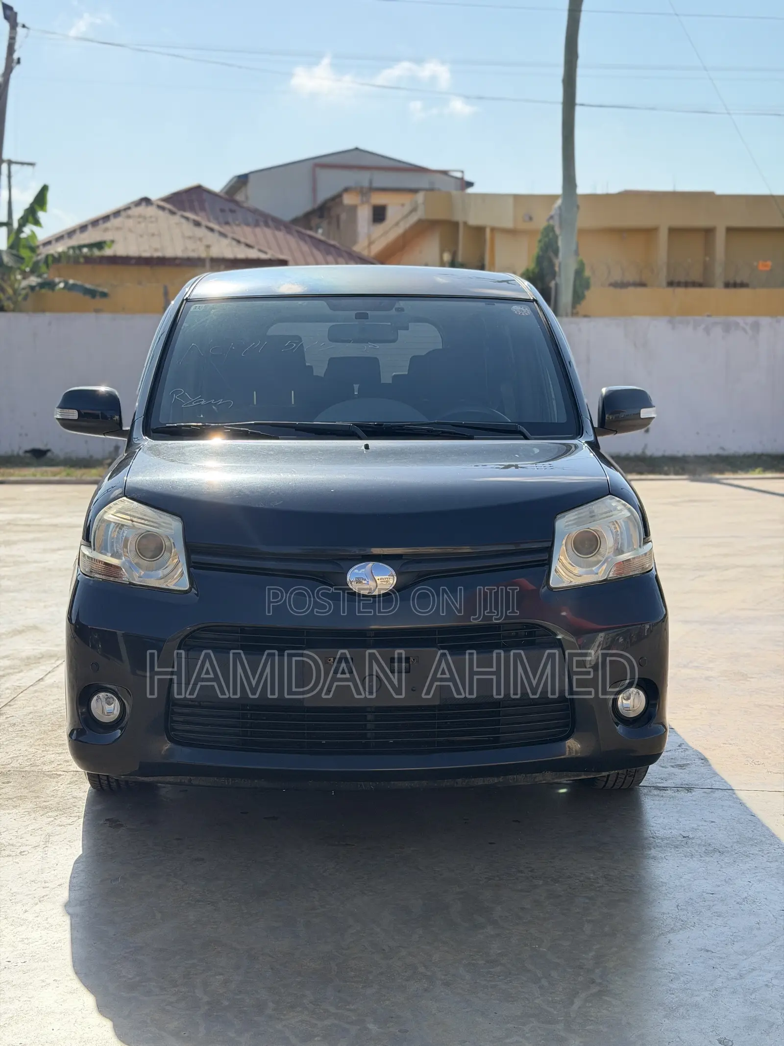 Toyota Sienta 1.5 FWD 2012 Black