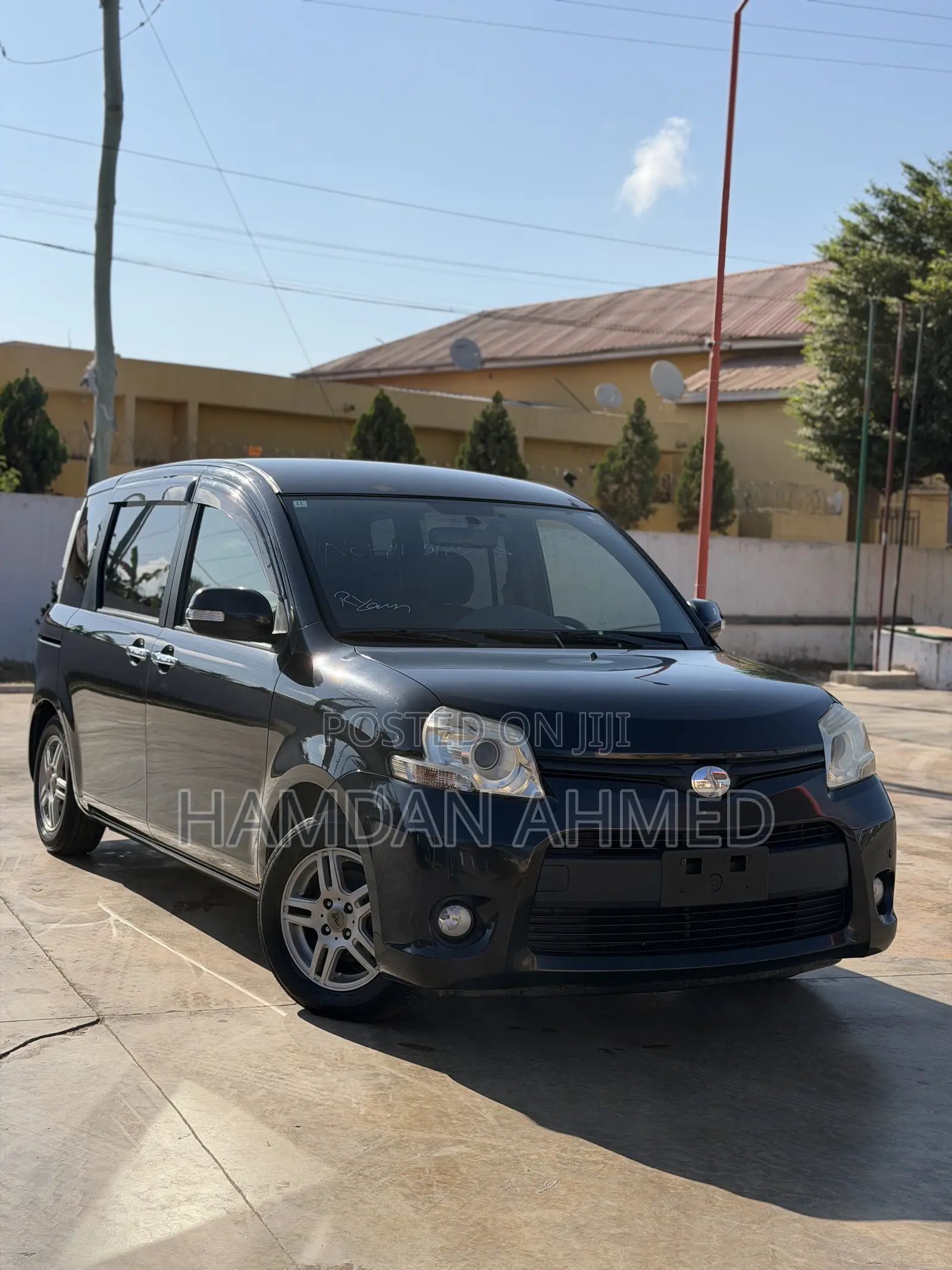 Toyota Sienta 1.5 FWD 2012 Black