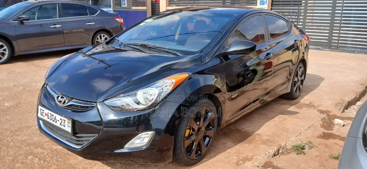 Hyundai Elantra Limited Sedan FWD (1.8L 4cyl 6A) 2013 Black