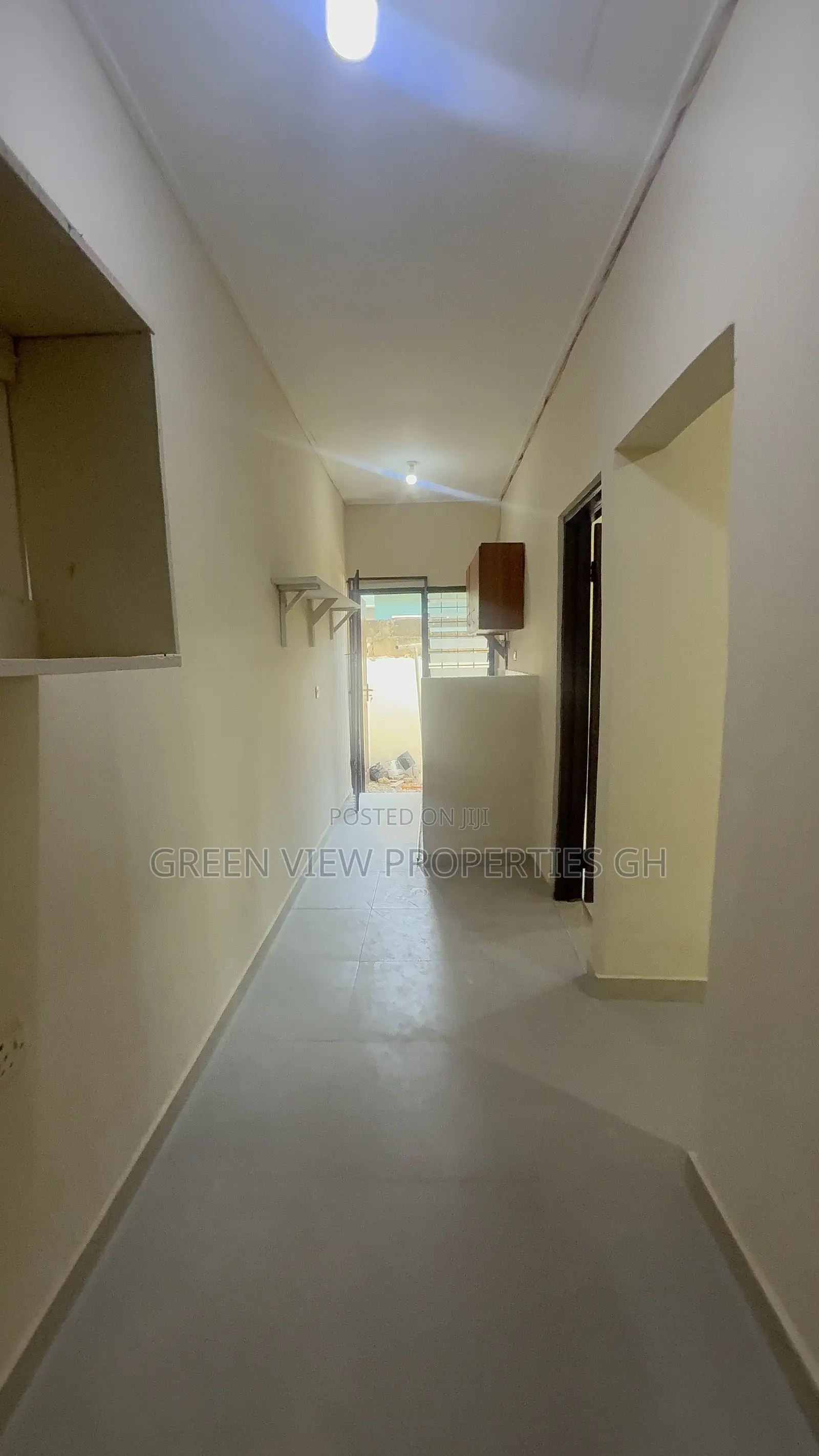 1bdrm Room & Parlour in West Hills Mall Area for rent