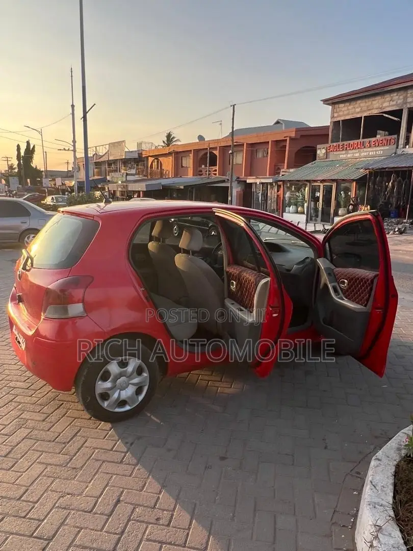 Toyota Vitz 1.5 FWD 3dr 2009 Red