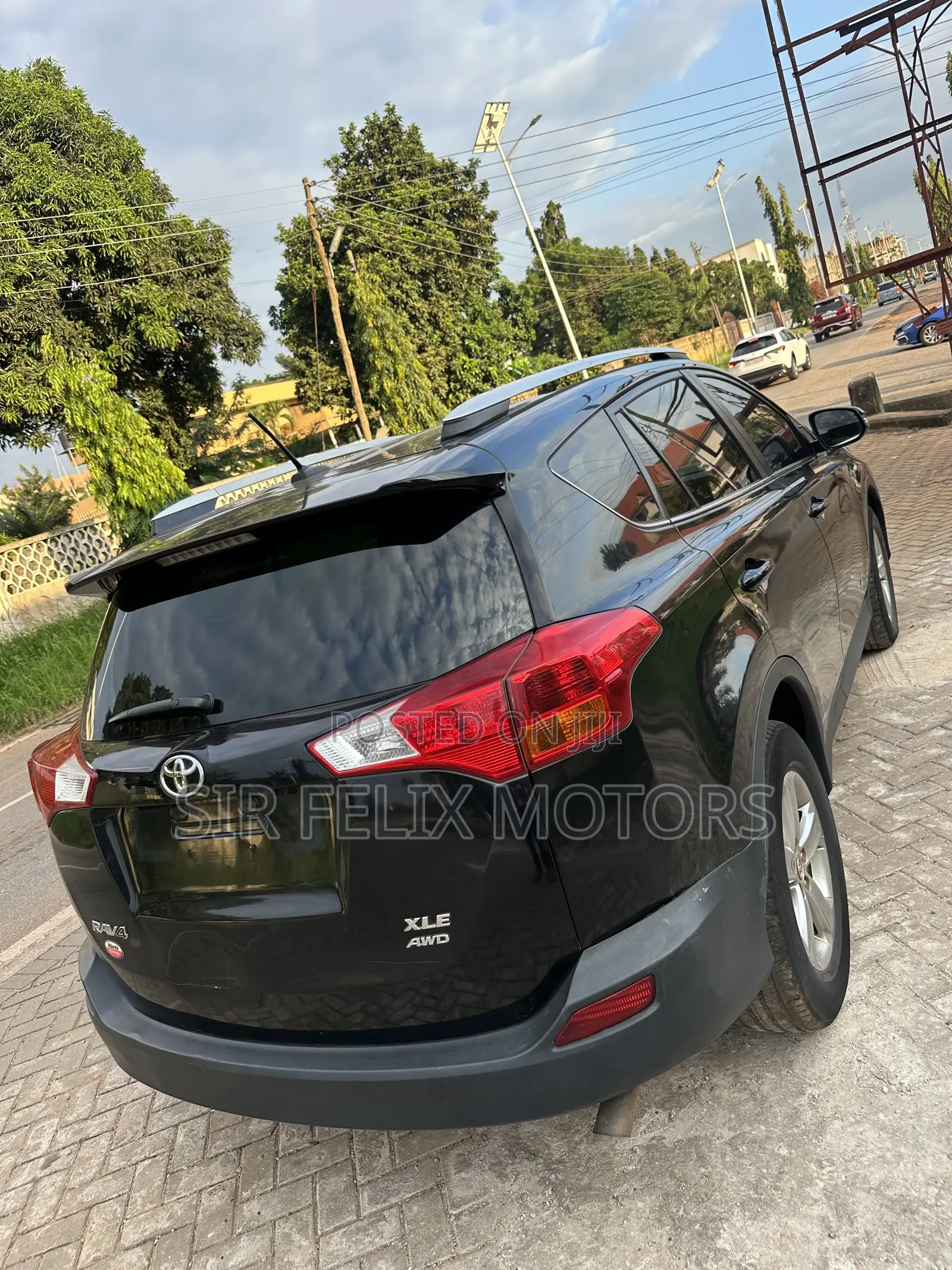 Toyota RAV4 XLE 4dr SUV AWD (2.5L 4cyl 6A) 2015 Black