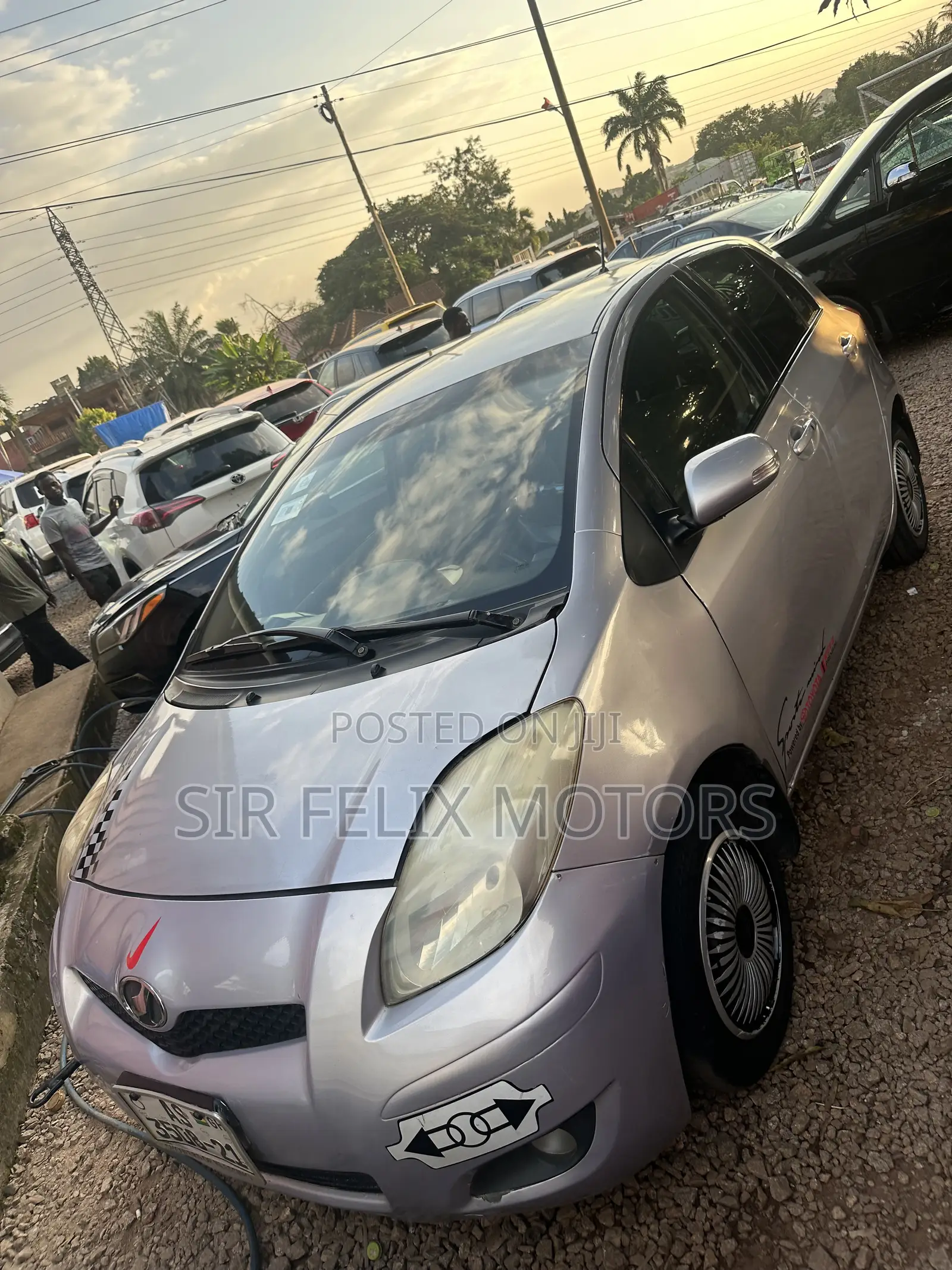 Toyota Vitz 1.0 FWD 5dr 2010 Black