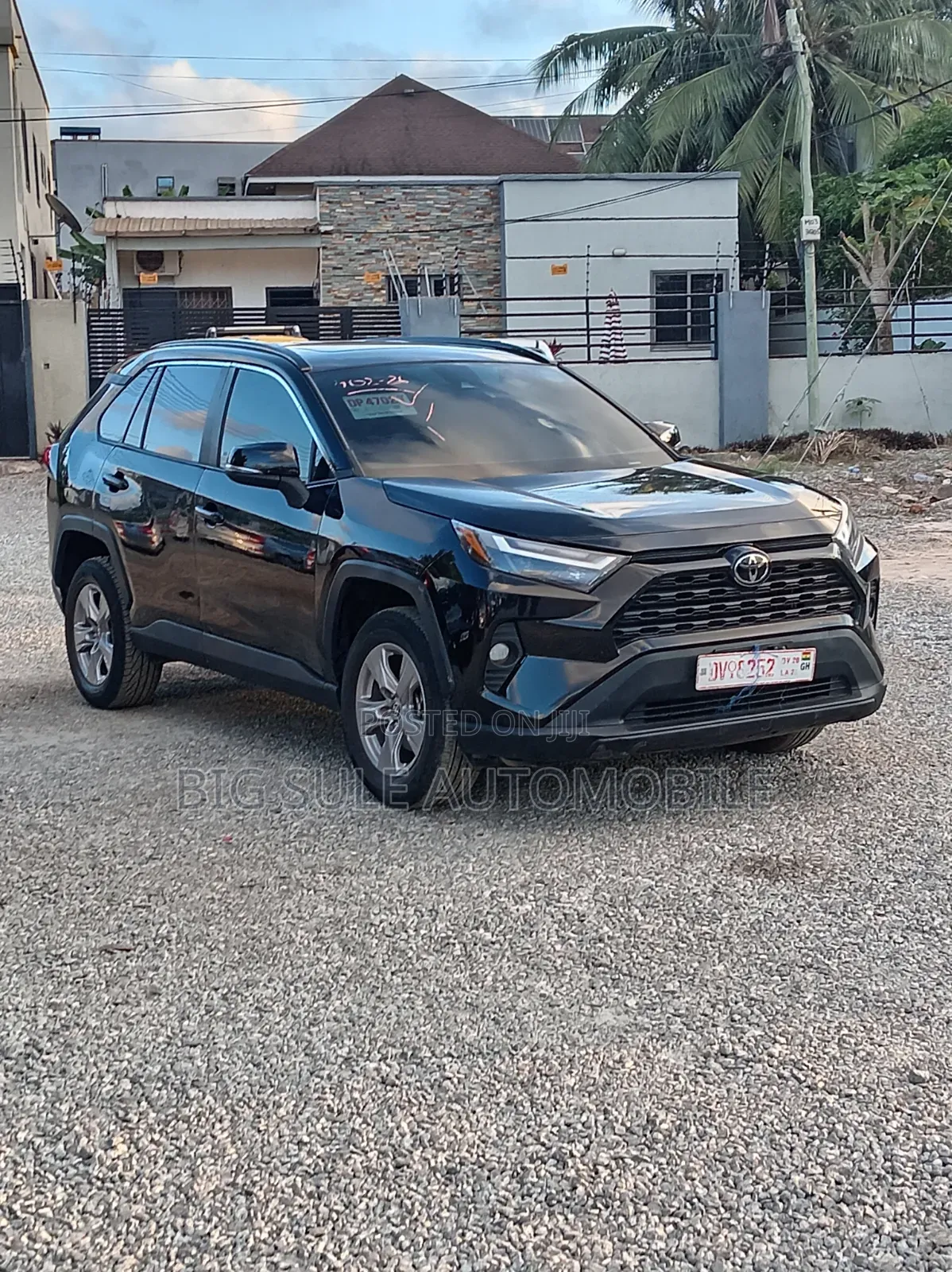 Toyota RAV4 XLE 2025 Gray