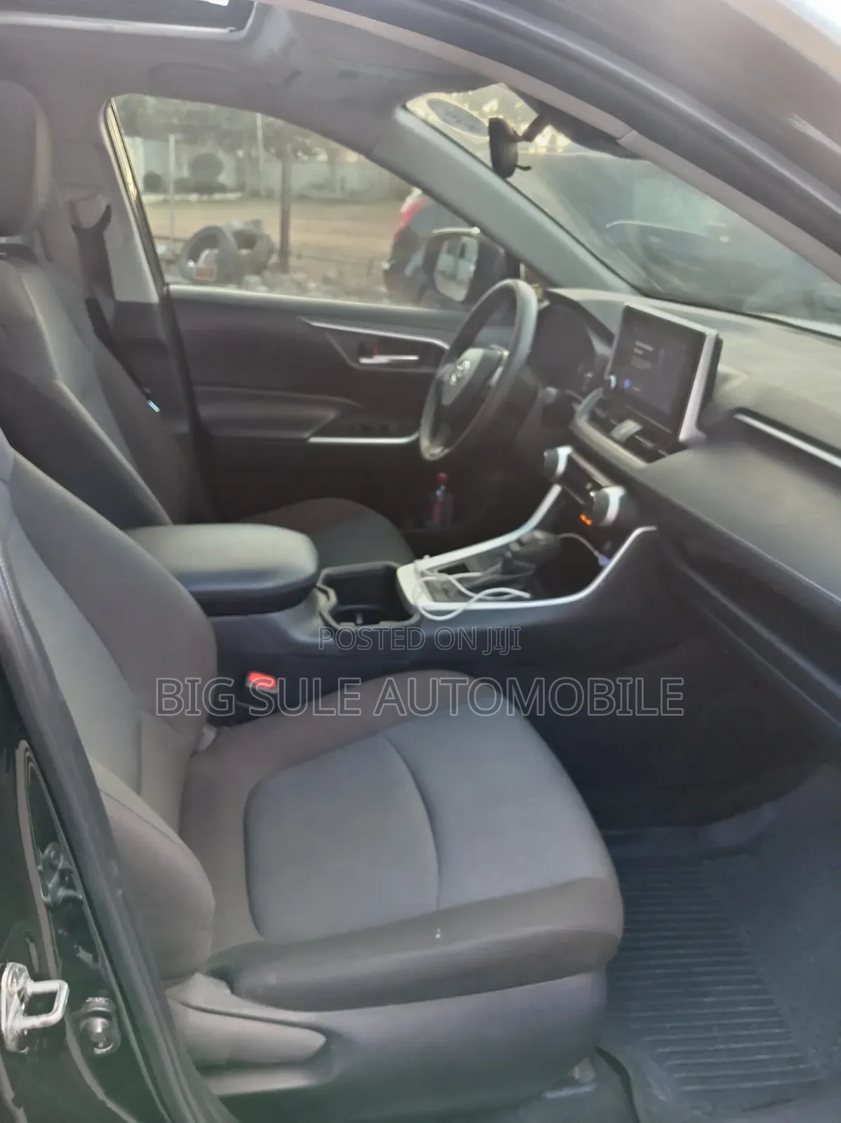 Toyota RAV4 XLE 2025 Gray