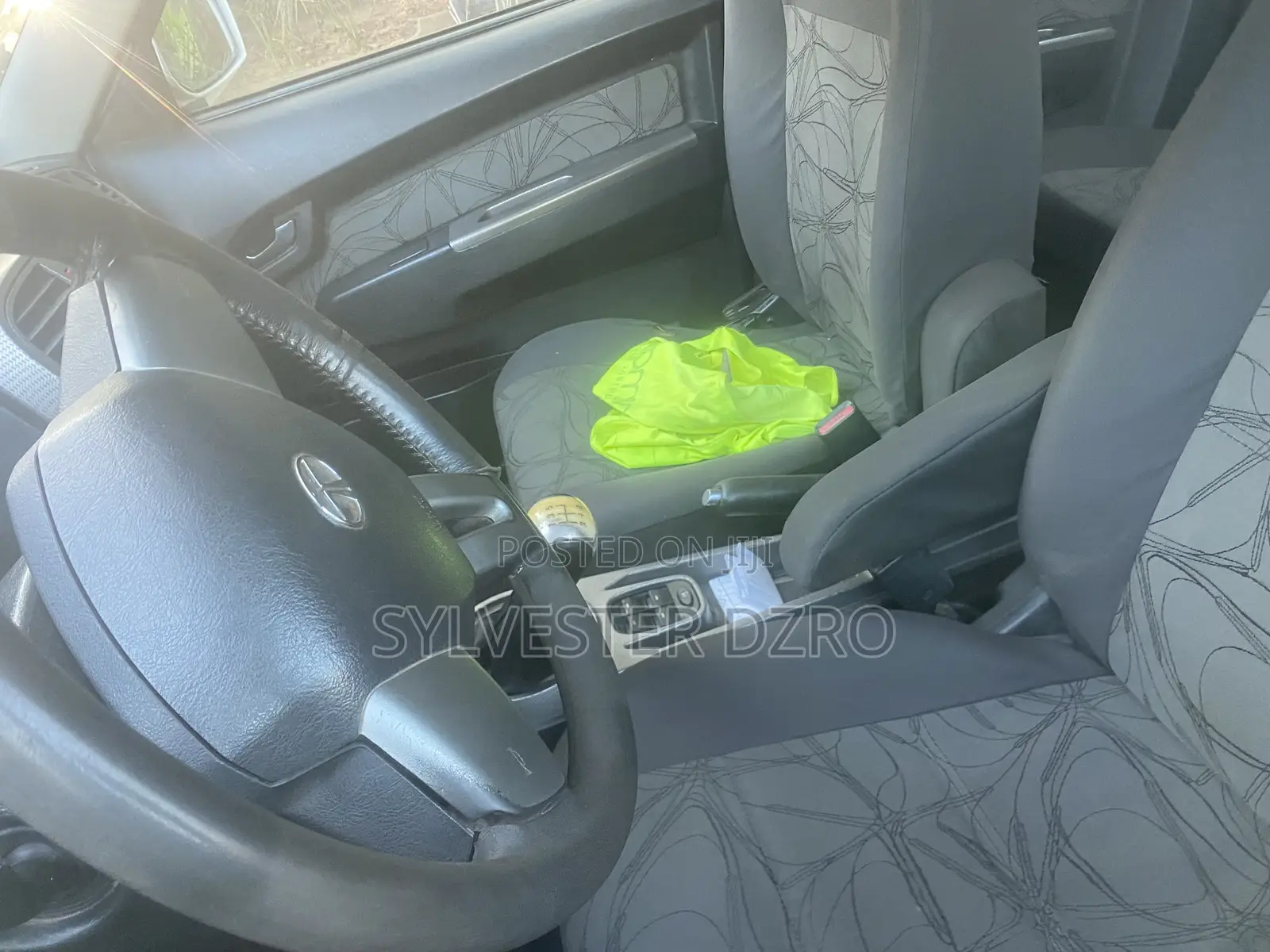 Tata Xenon 2014 White