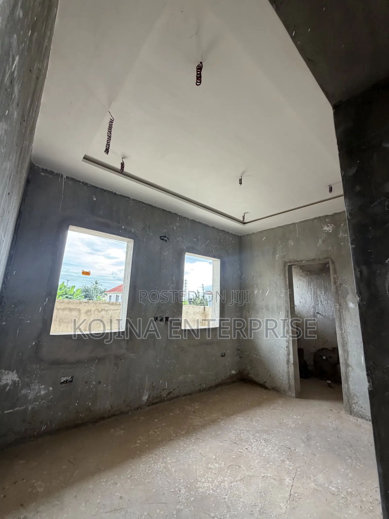 8bdrm Mansion in Daban, Kumasi Metropolitan for sale