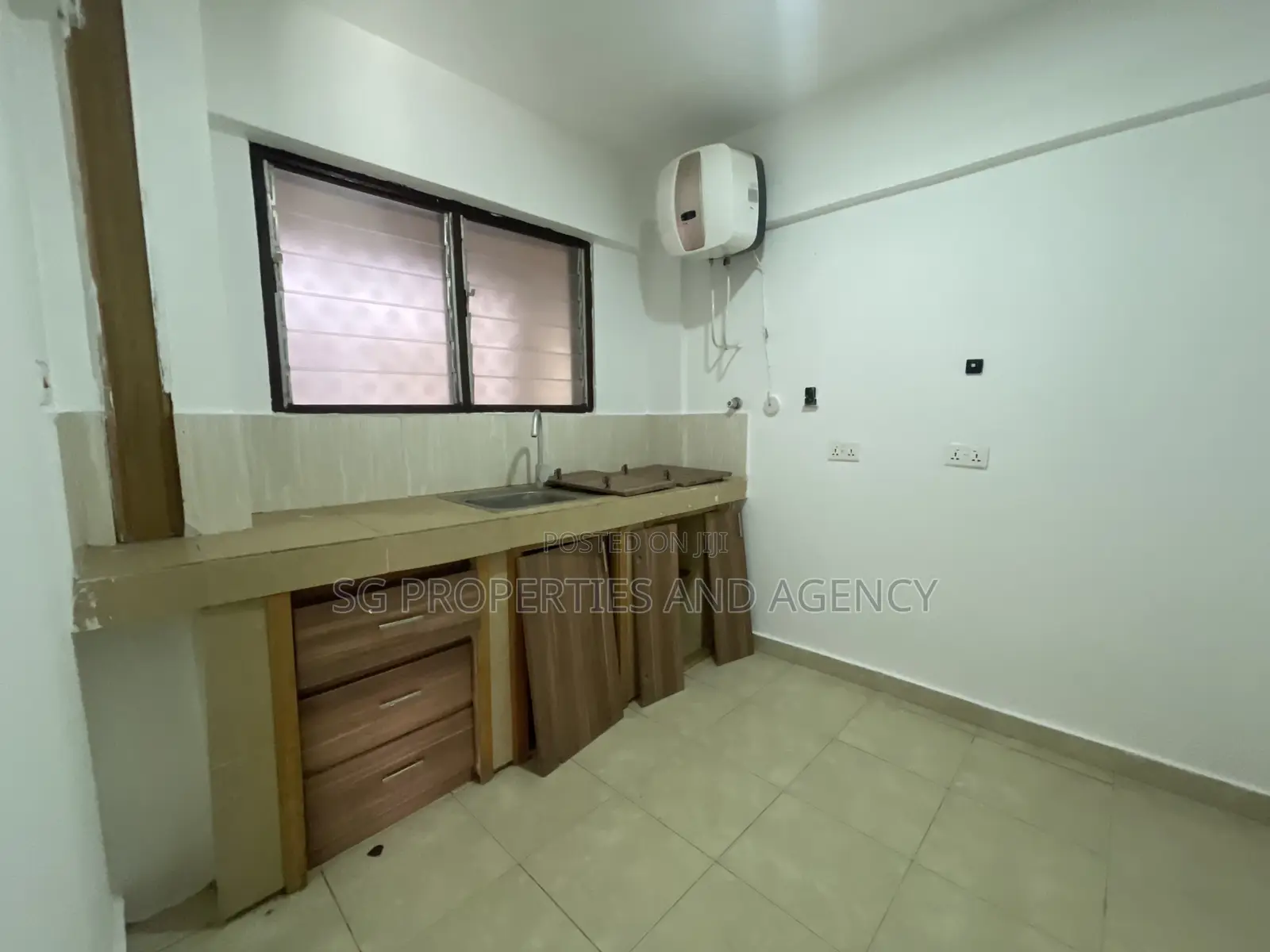 1bdrm Block of Flats in Borteyman Flats, Accra Metropolitan for rent