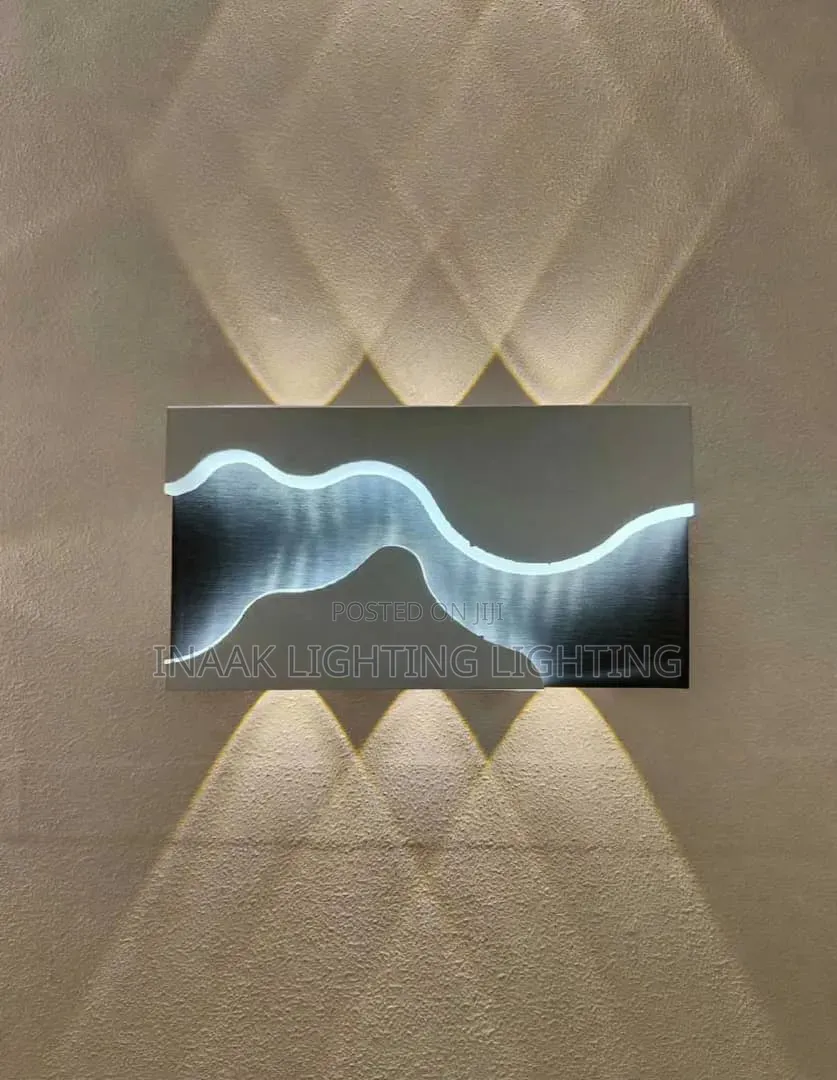 Wave Glow Wall Light