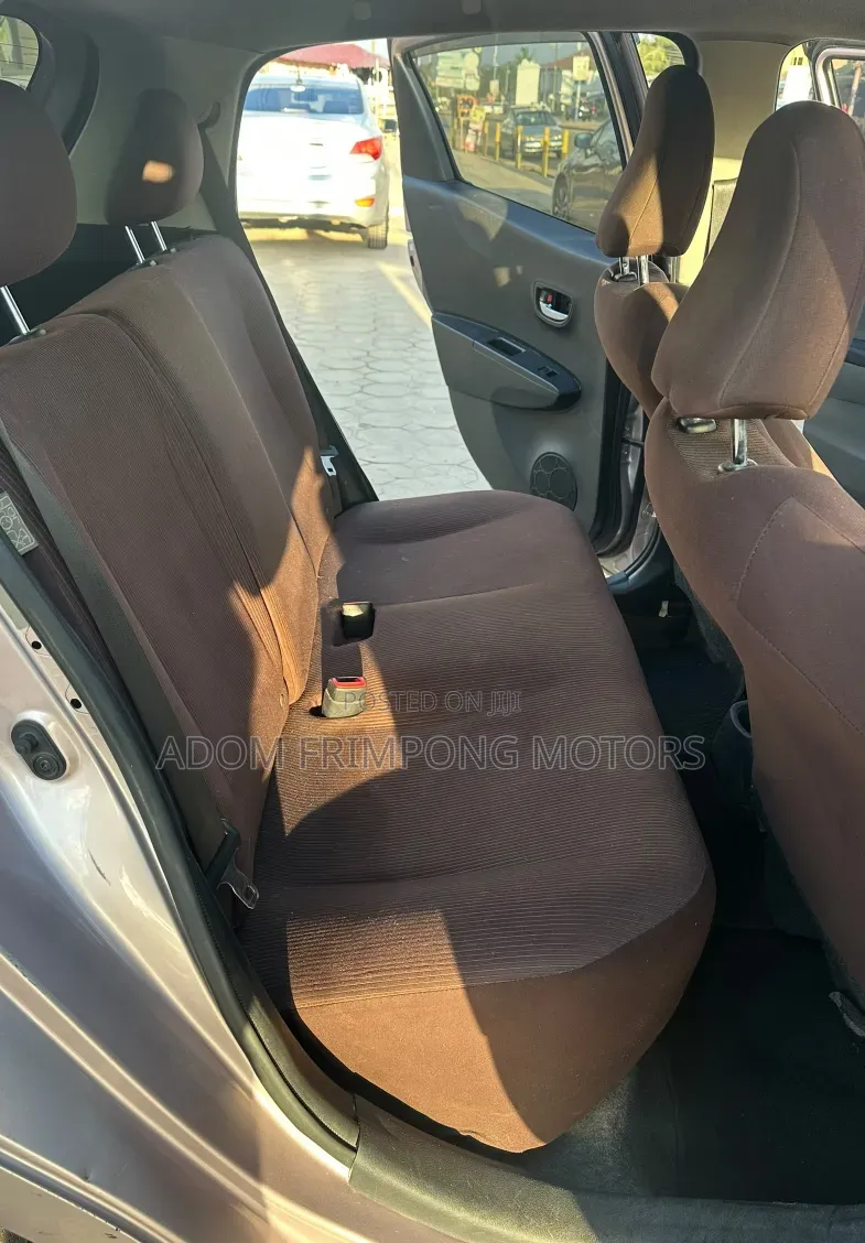 Toyota Vitz 2012