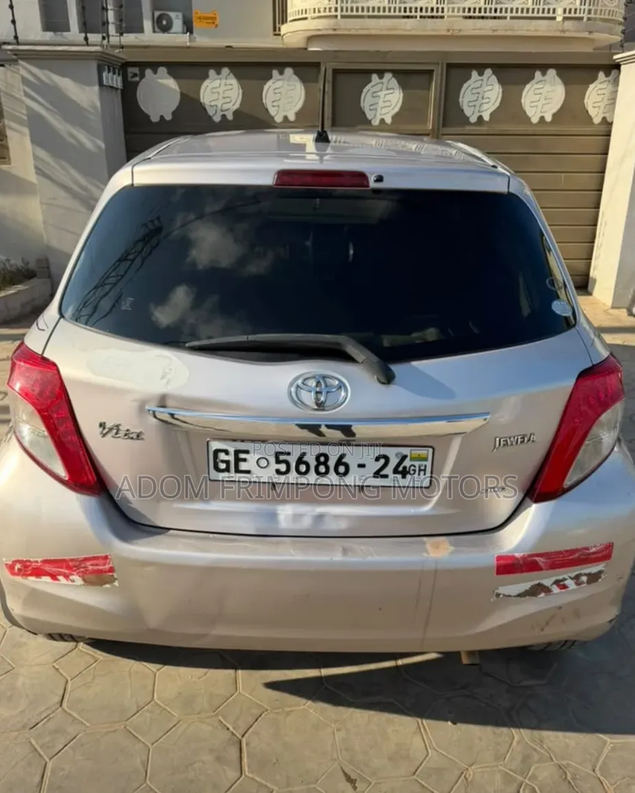 Toyota Vitz 2012