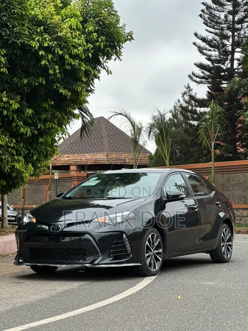 Toyota Corolla XSE 4dr Sedan (1.8L 4cyl CVT) 2017 Gray