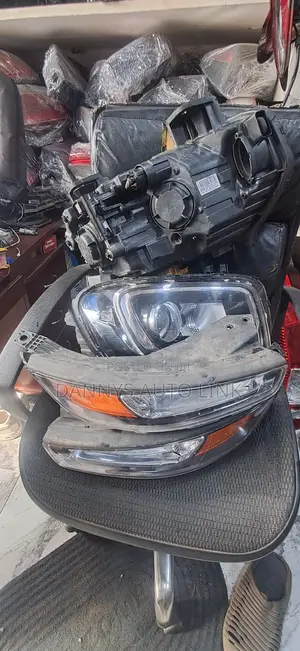 Hyundai Venue 2017 2018 Headlight