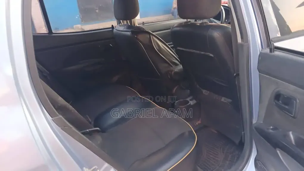 Kia Borrego 2011 Blue