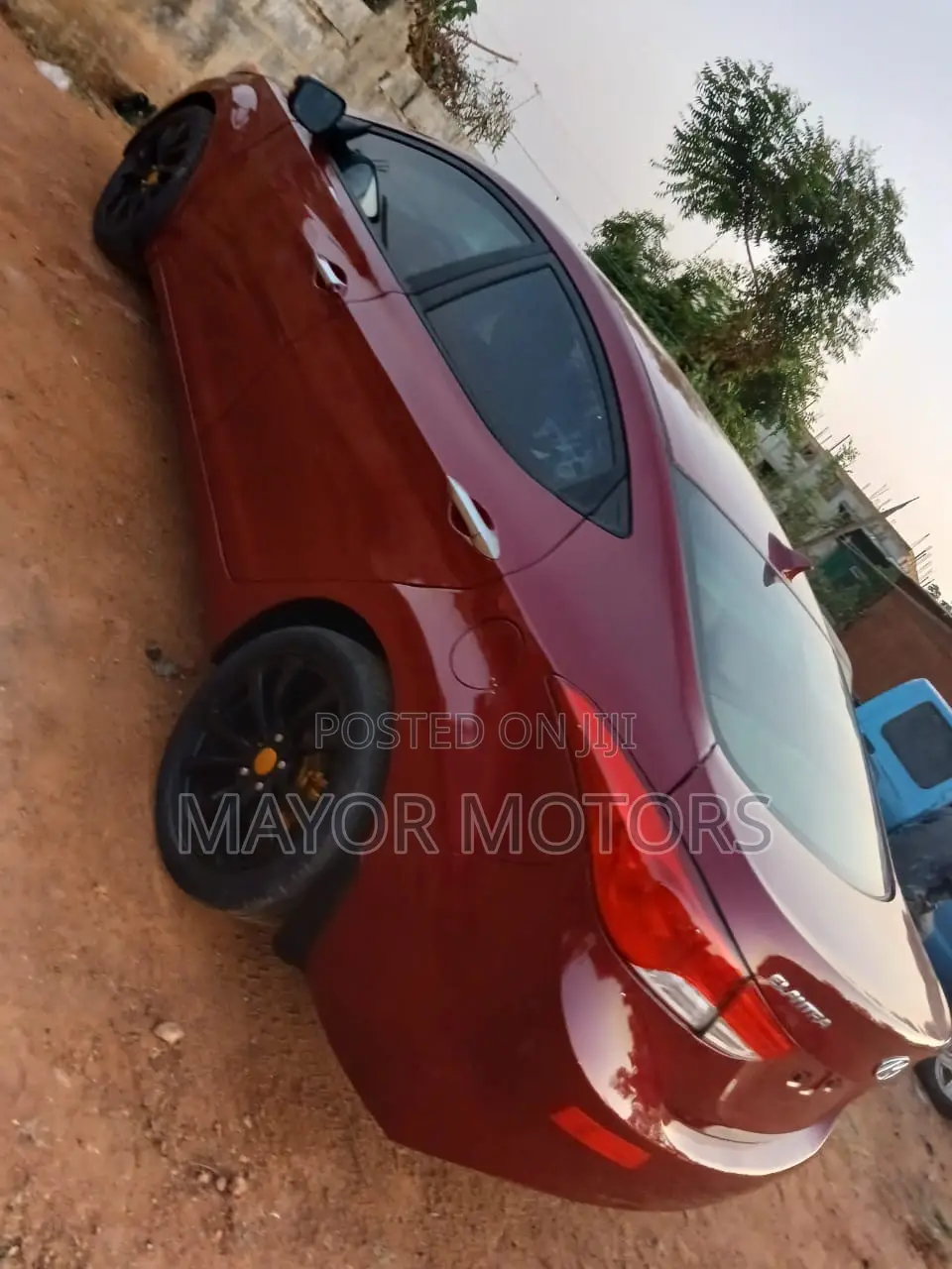 Hyundai Elantra Limited Sedan FWD (1.8L 4cyl 6A) 2013