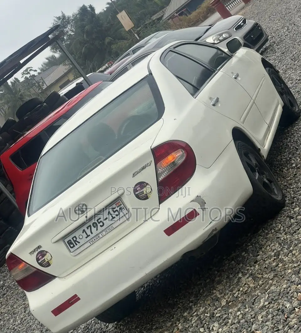 Toyota Camry 2004 Off white