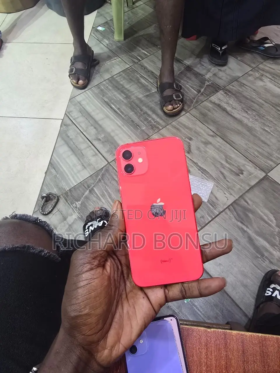 Apple iPhone 12 64 GB Red