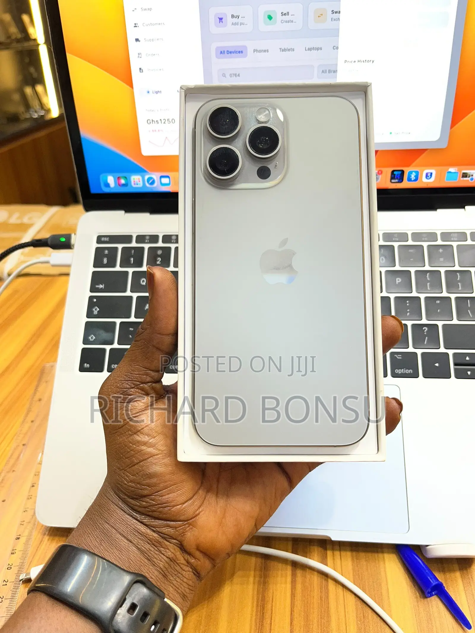 New Apple iPhone 15 Pro Max 256 GB Silver
