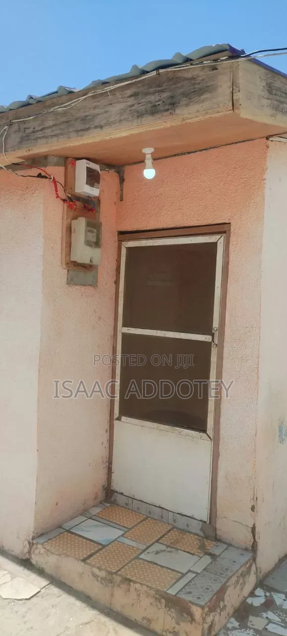 1bdrm Apartment in Spintex 18 Block, Baatsona Total for rent