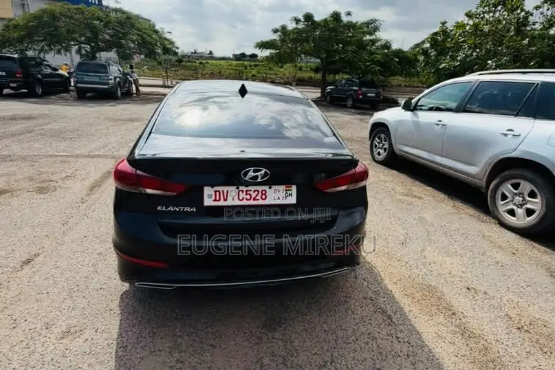 Hyundai Elantra 2018 Black