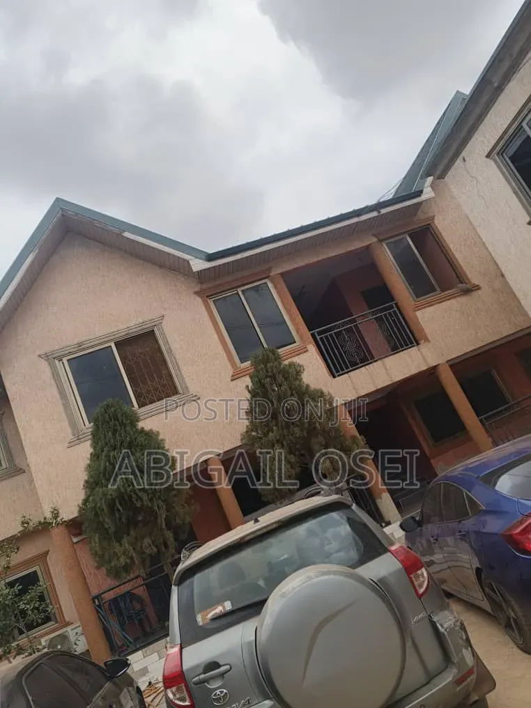 2bdrm Apartment in Amanfro, Malejor for rent