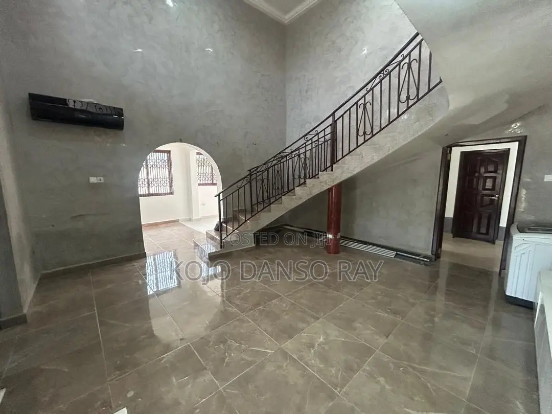 5bdrm House in Pandak Agency, Agbogba for rent