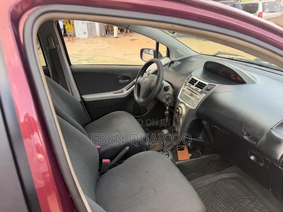 Toyota Vitz 2010 Burgundy