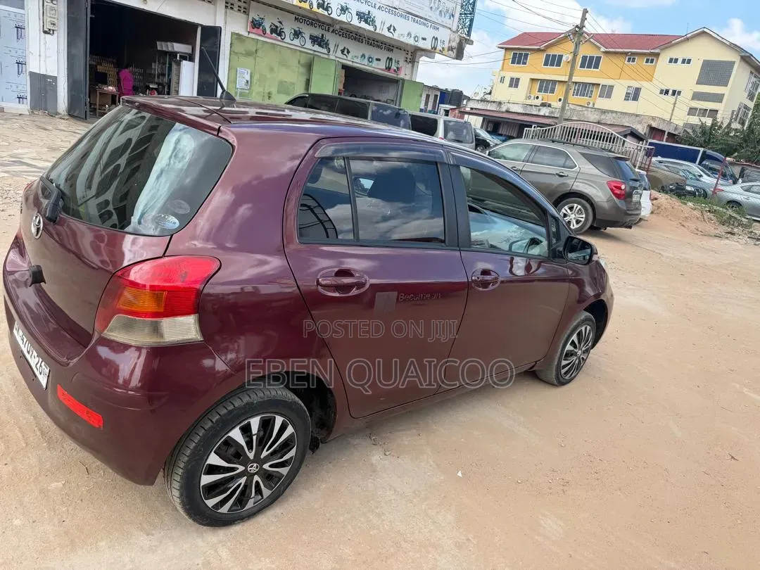 Toyota Vitz 2010 Burgundy