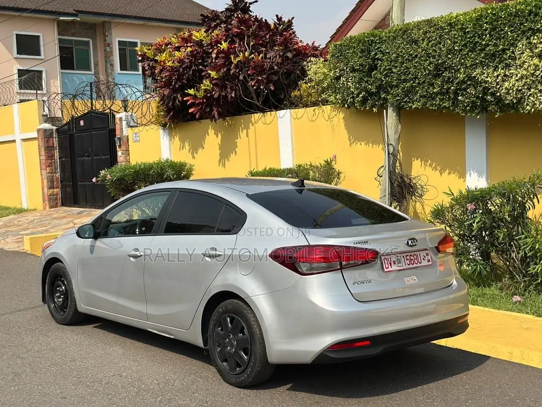 Kia Forte S Sedan 2017 Gray