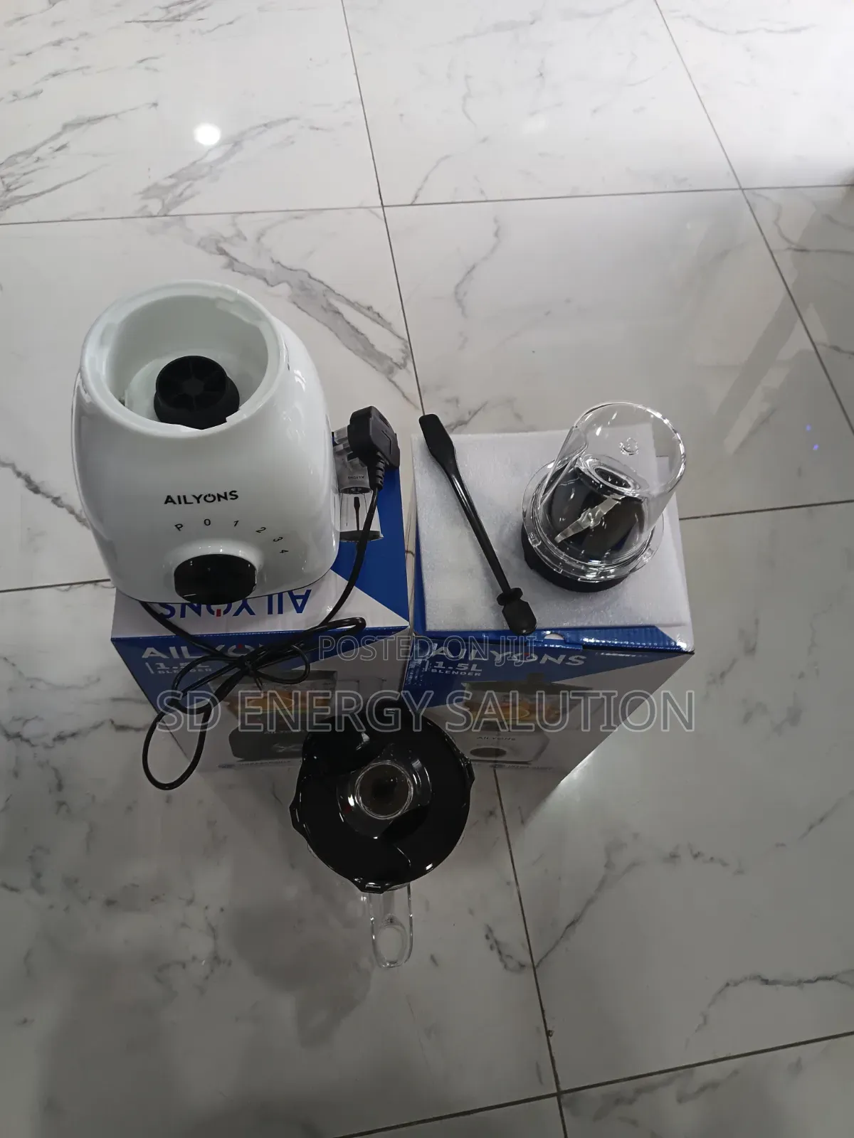 Ailyons 350W Blender With Grinder- Make Smoothies & Mill Spices