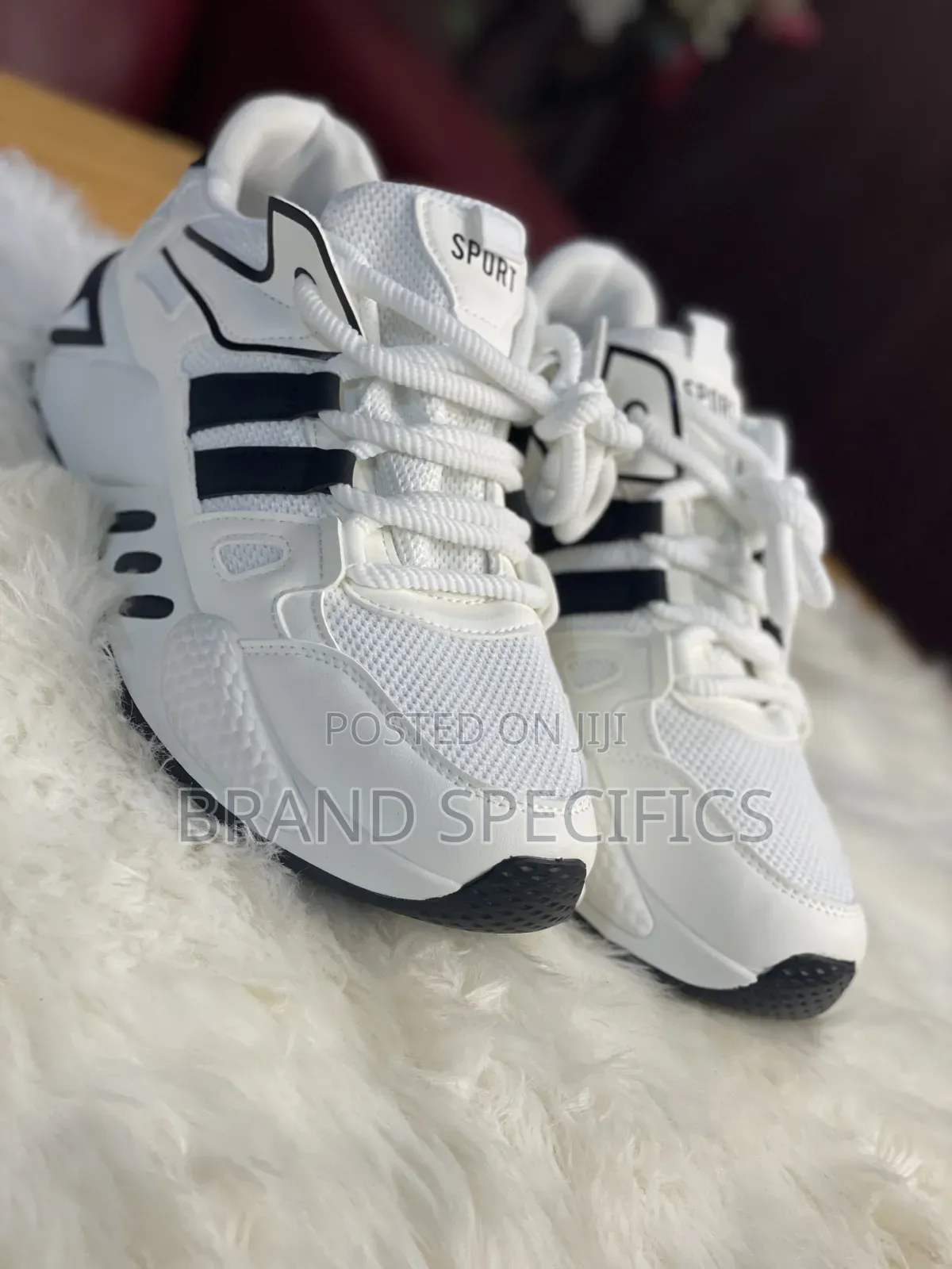 Unisex White & Black Sneakers – Casual Sports & Everyday Shoes