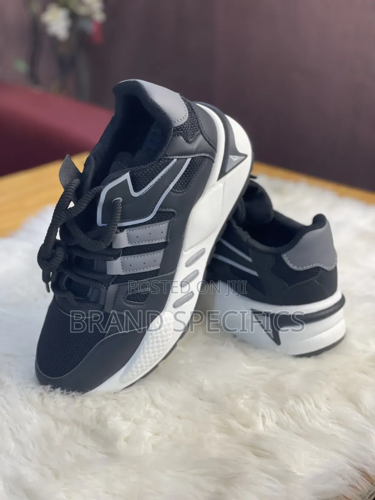 Black & White Chunky Sneakers – Stylish Casual Sports Shoes
