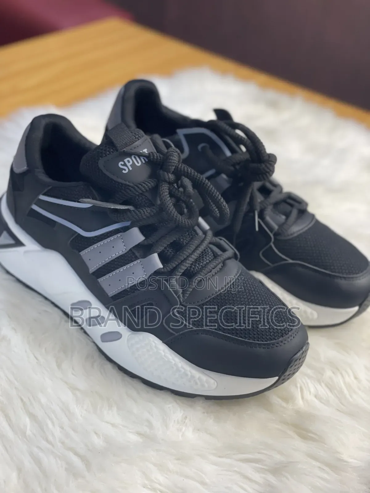 Black & White Chunky Sneakers – Stylish Casual Sports Shoes
