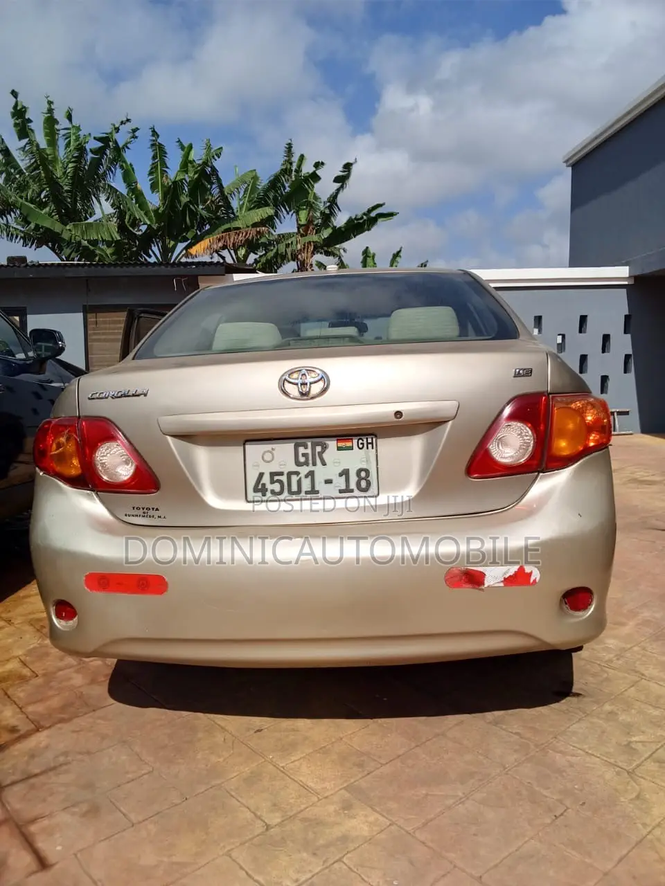 Toyota Corolla LE 4dr Sedan (1.8L 4cyl 4A) 2010 Gold