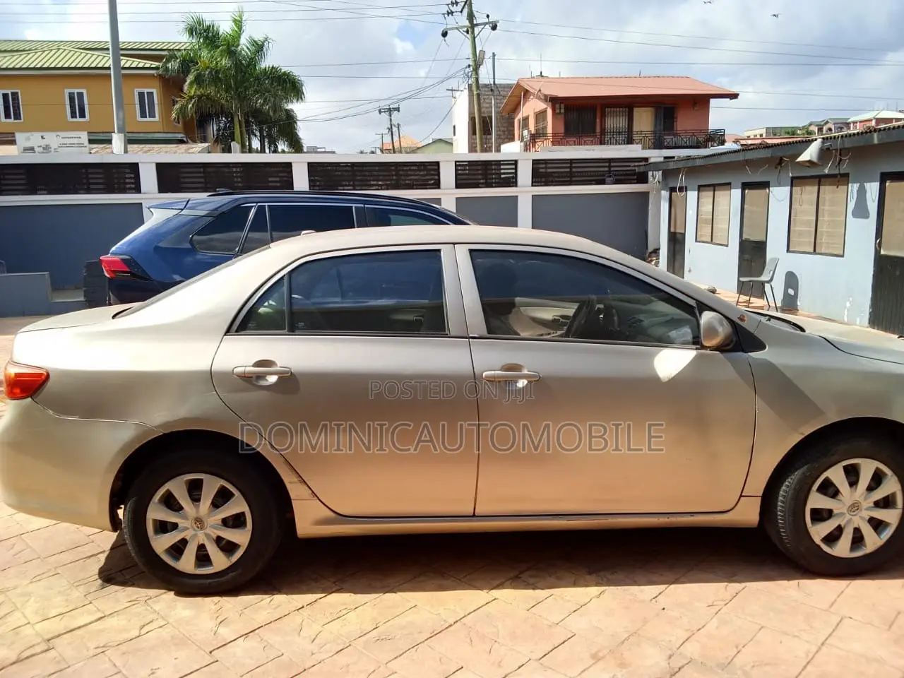 Toyota Corolla LE 4dr Sedan (1.8L 4cyl 4A) 2010 Gold