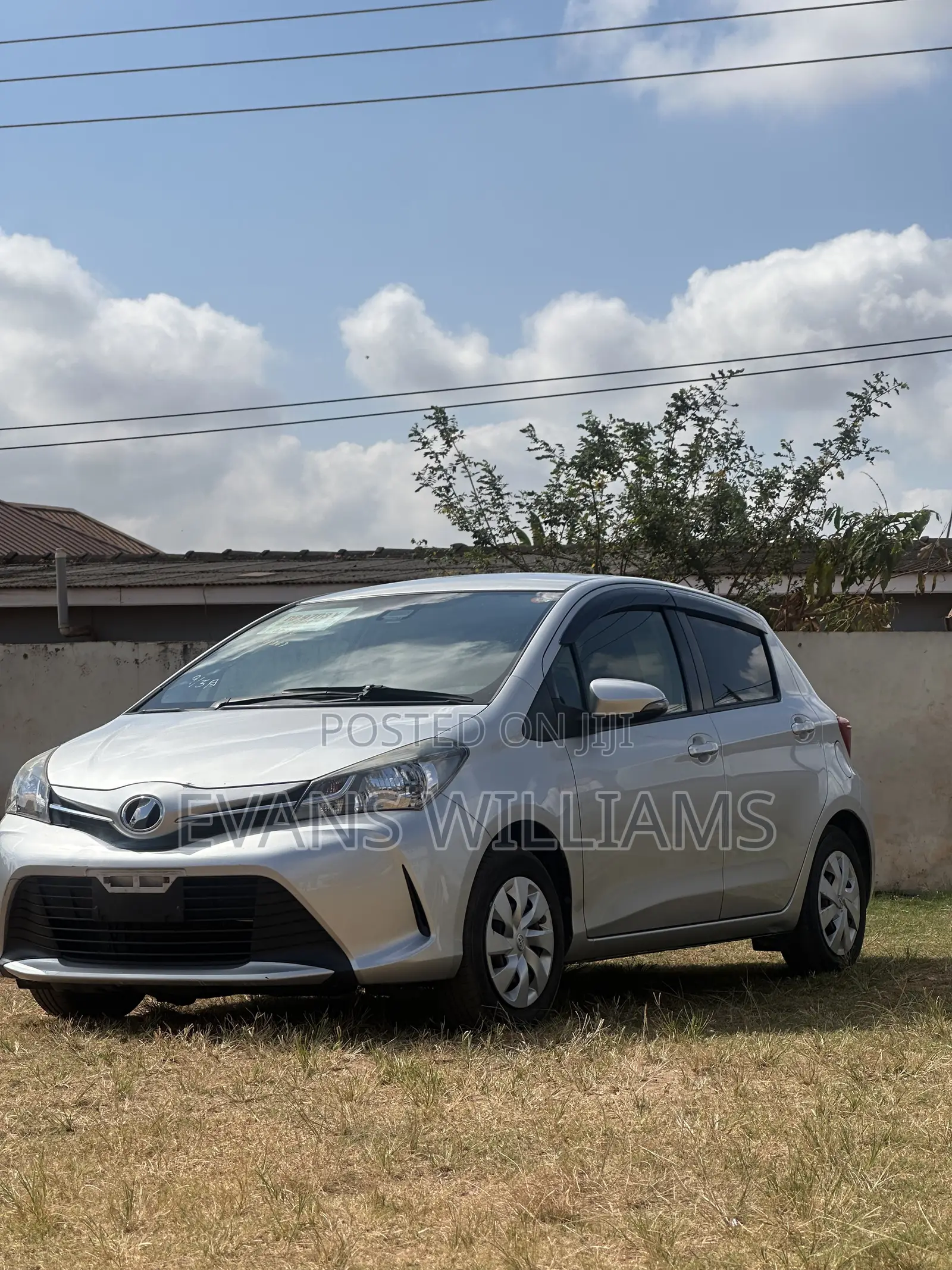 Toyota Vitz 1.3 FWD 5dr 2016 Silver