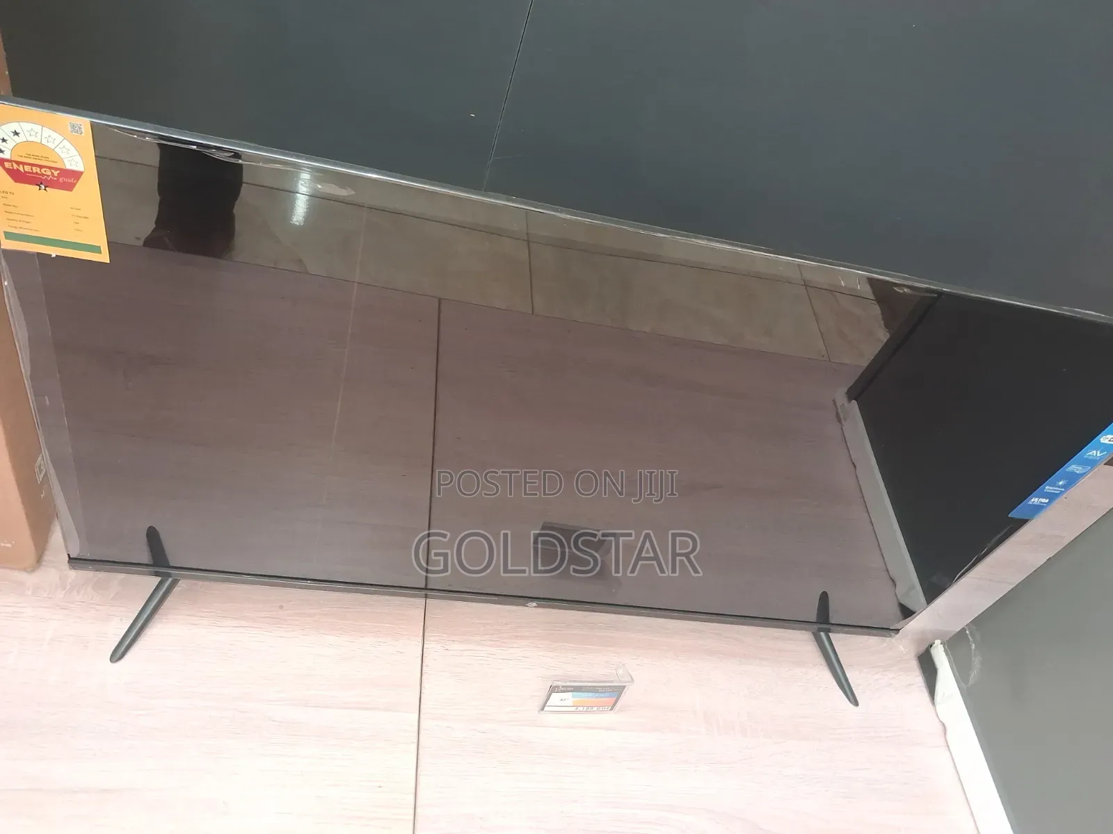 Skyvest 43" TV