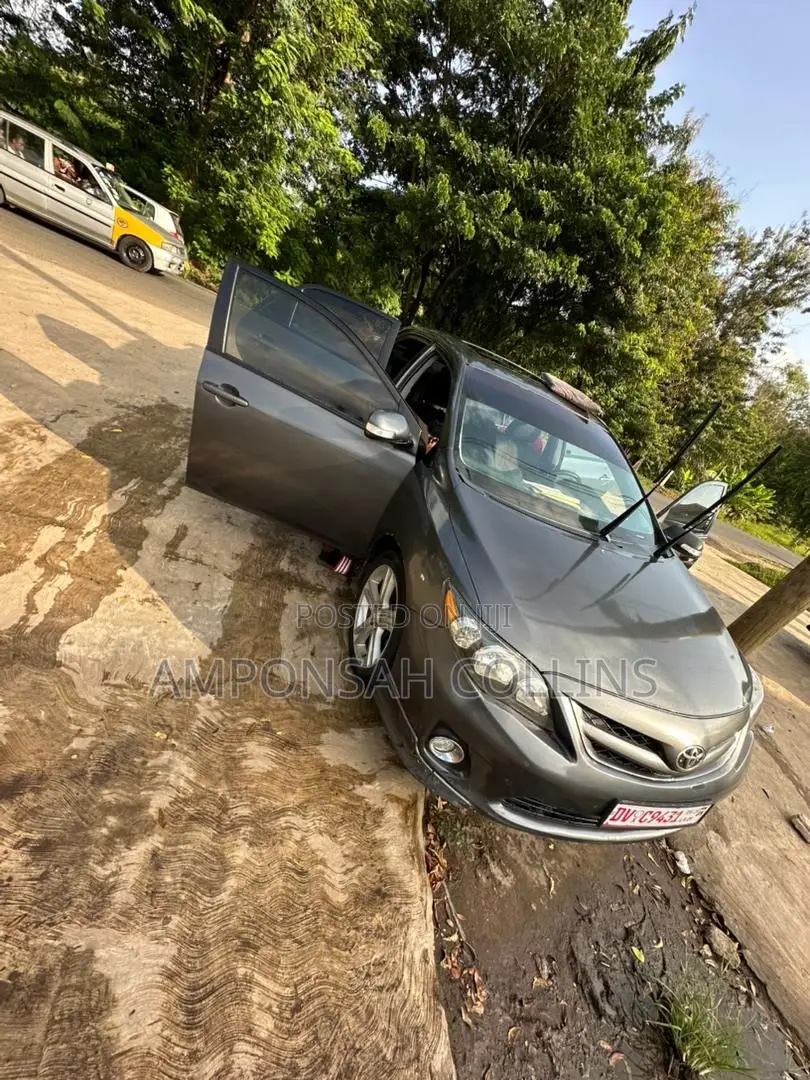 Toyota Corolla 2013 Gray