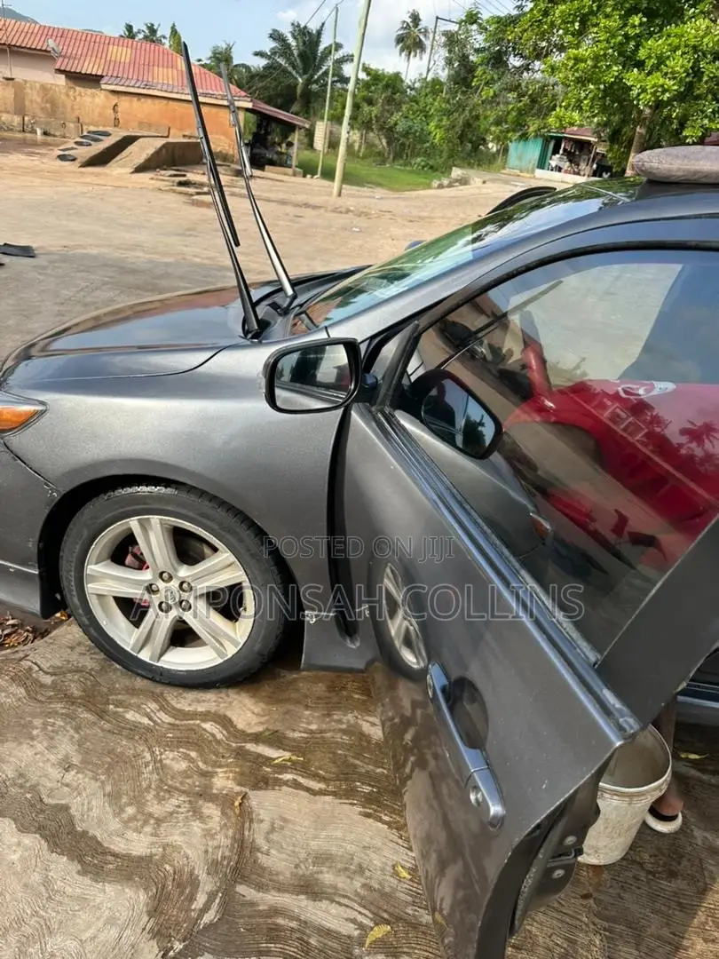 Toyota Corolla 2013 Gray