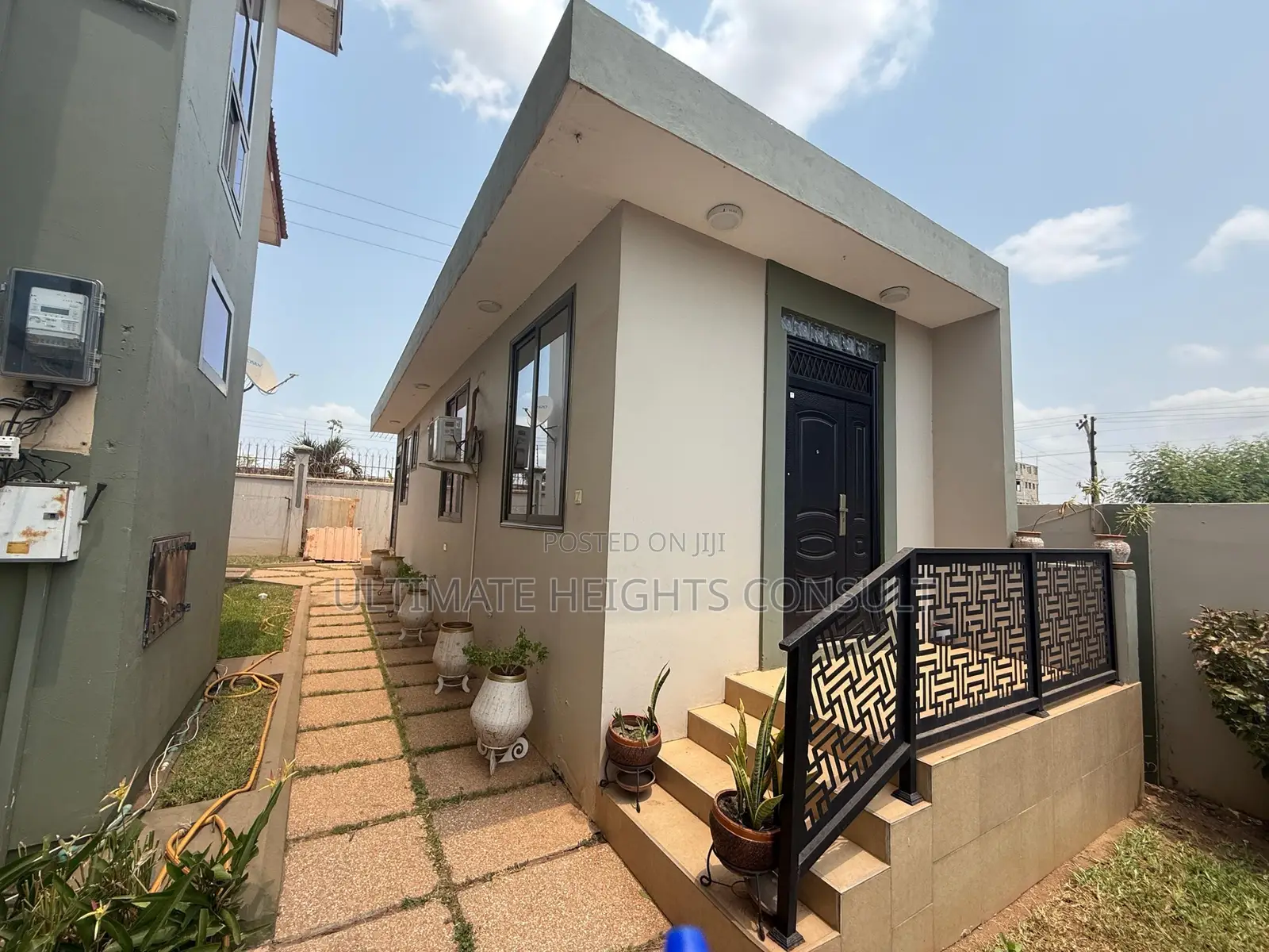 4bdrm House in West Hills Mall for sale