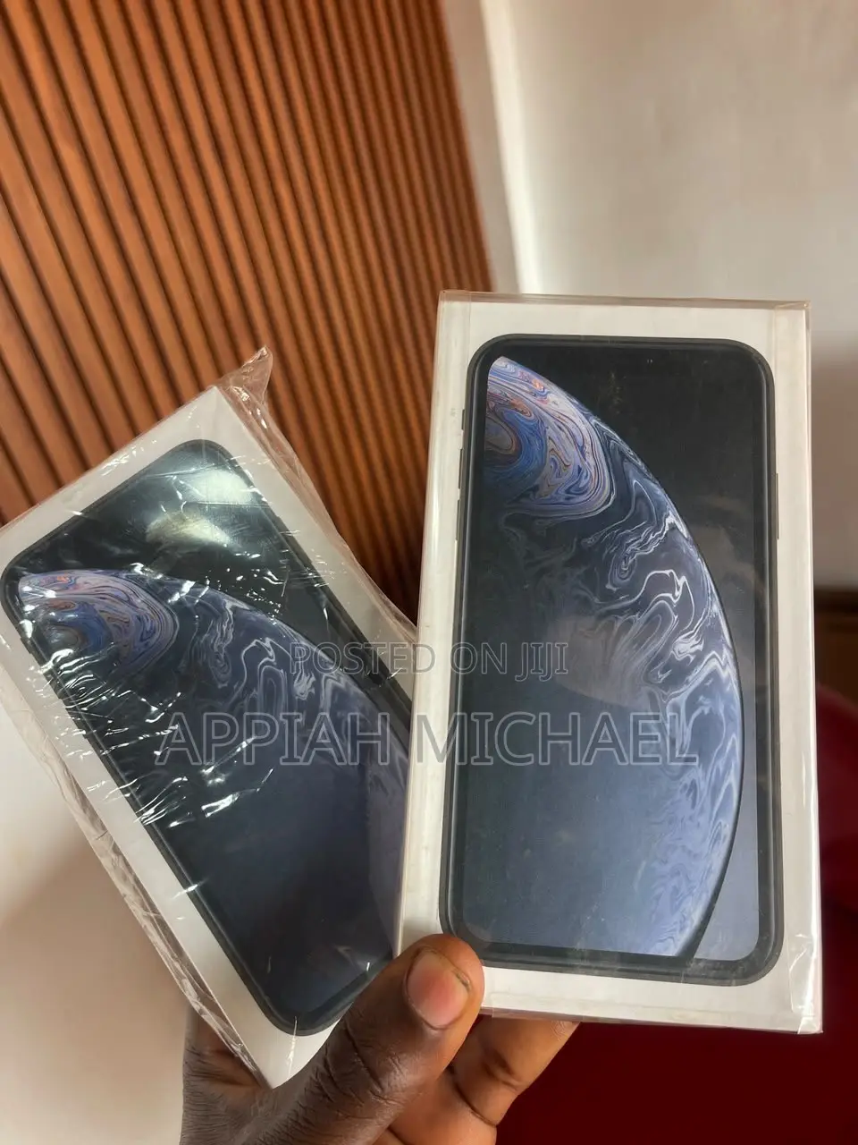 New Apple iPhone XR 128 GB Black