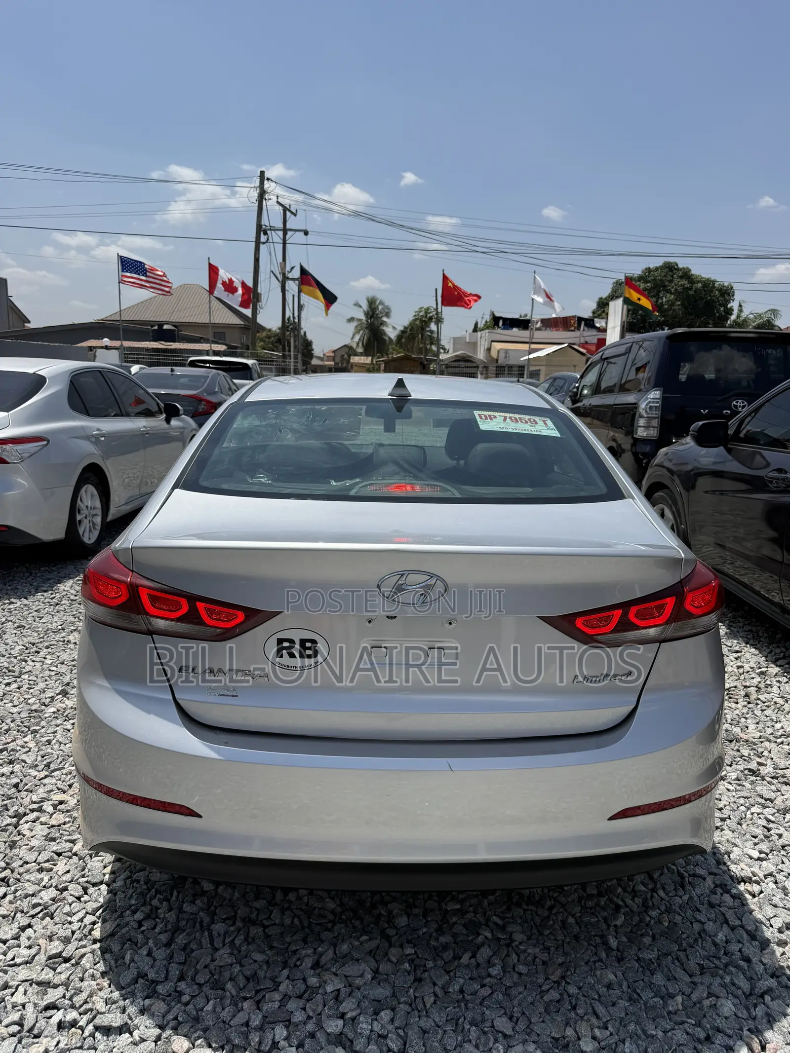 Hyundai Elantra Limited Sedan FWD (2.0L 4cyl 6A) 2017 Silver