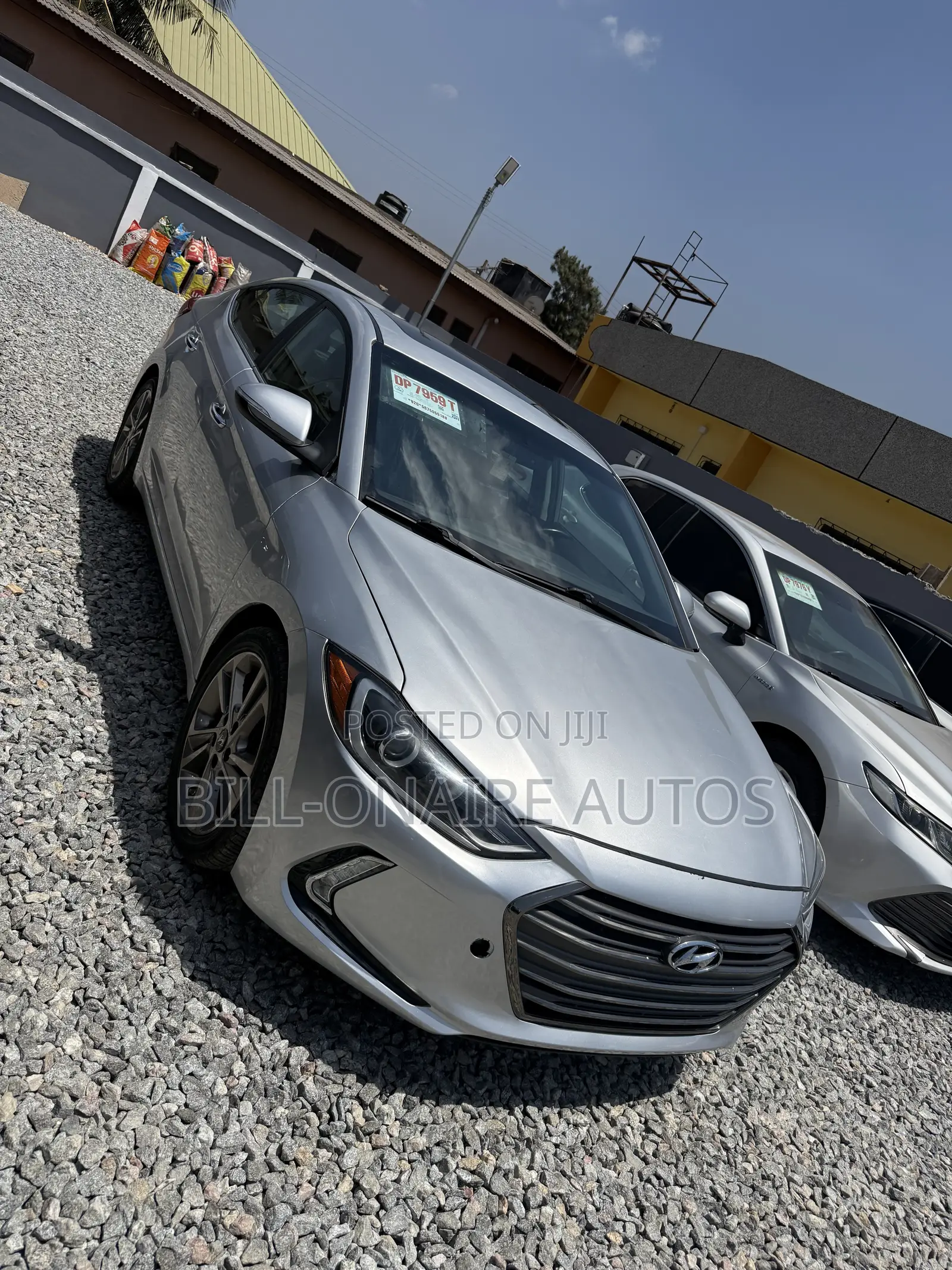 Hyundai Elantra Limited Sedan FWD (2.0L 4cyl 6A) 2017 Silver