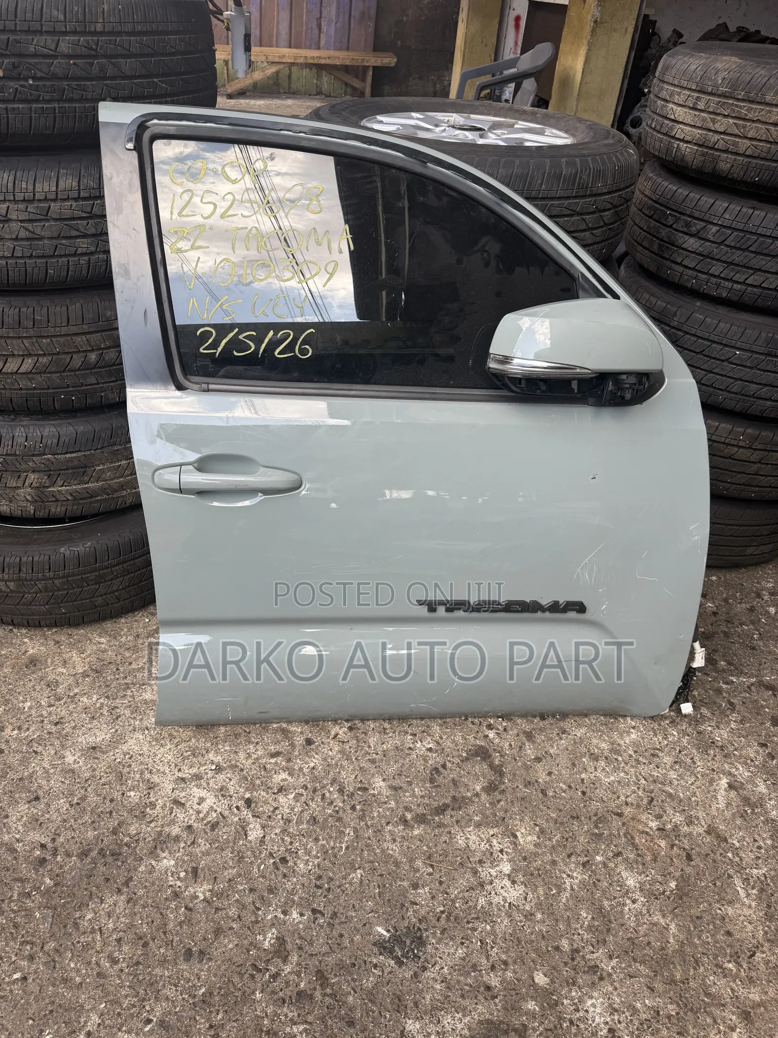 Toyota Tacoma 2016-2021 Door Front R Available