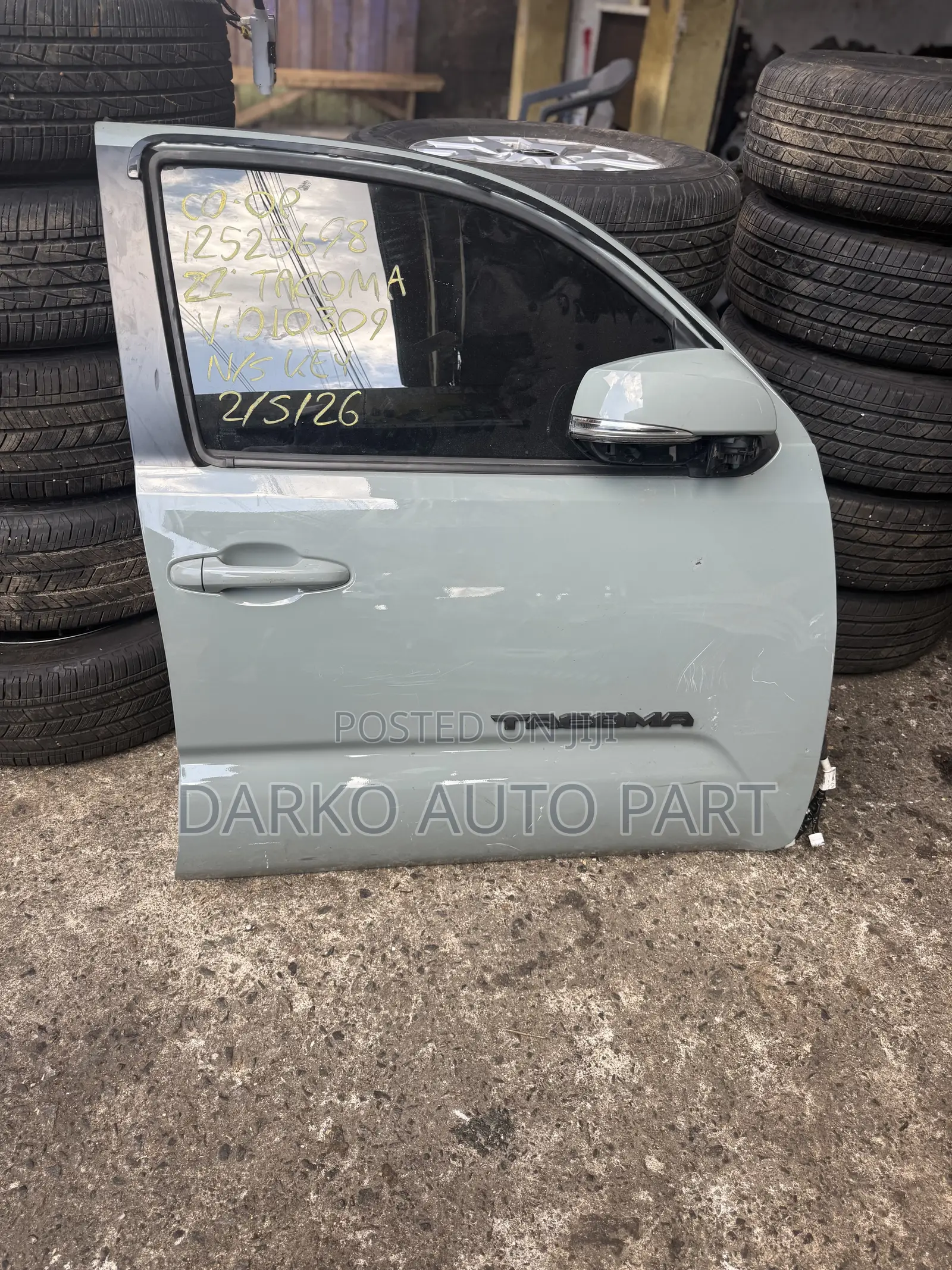 Toyota Tacoma 2016-2021 Door Front R Available