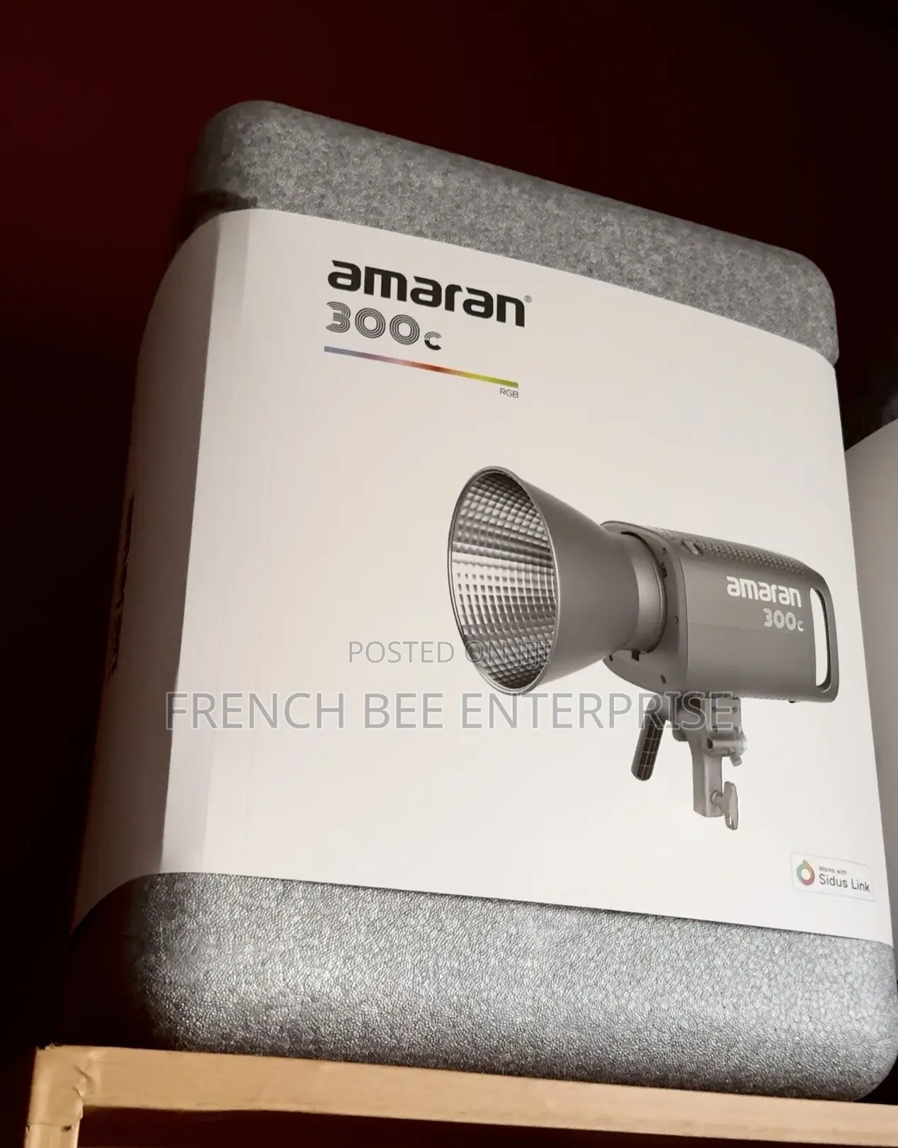AMARAN 300c RGB Video Light