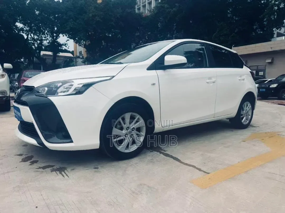 Toyota Yaris L Hatchback 5dr 2018 White